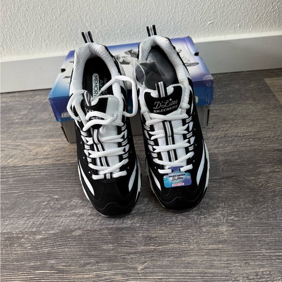 Skechers Women's D'Lites Biggest Fan Sneakers - Picture 5 of 11